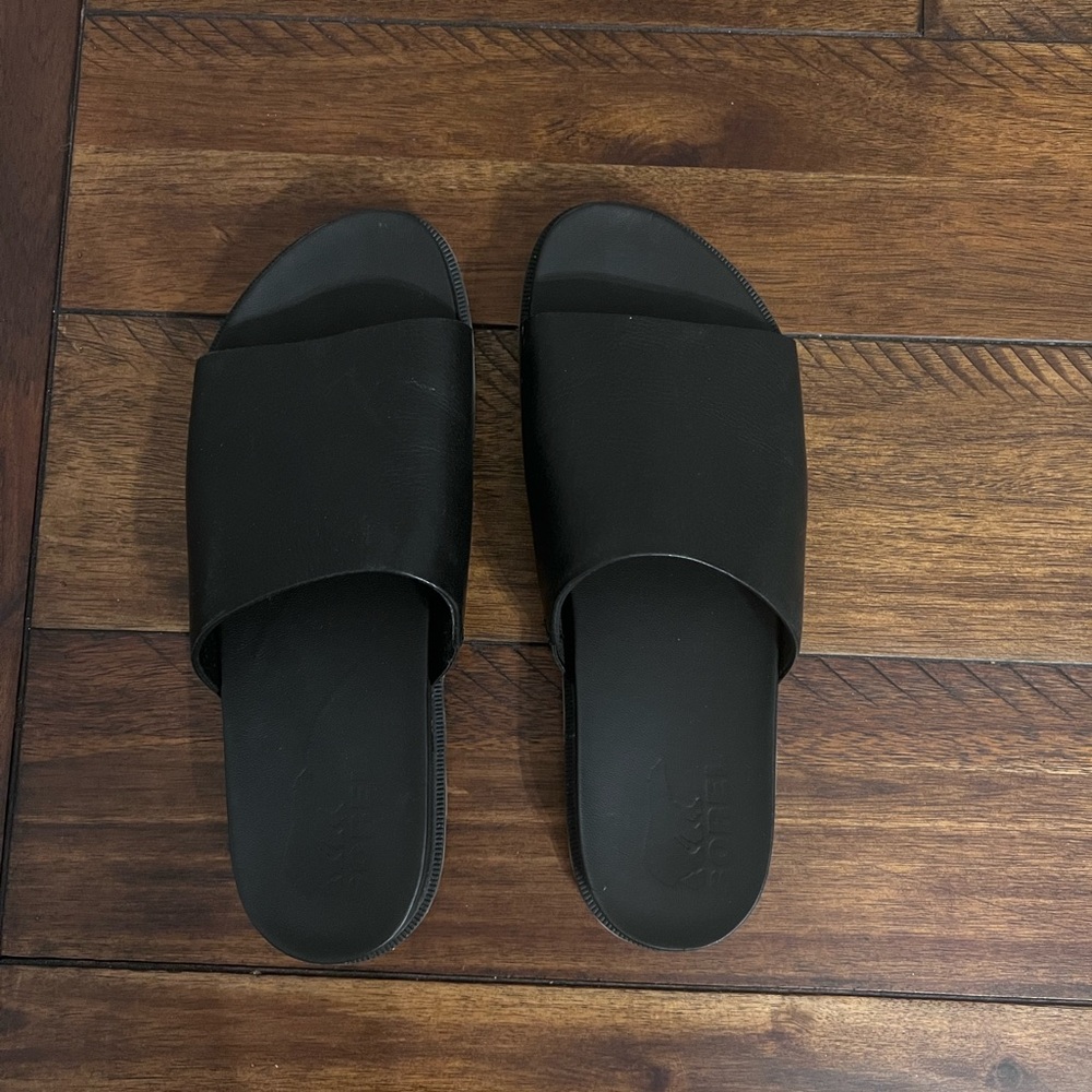 Womens Black Sorel Sandals, Size 8